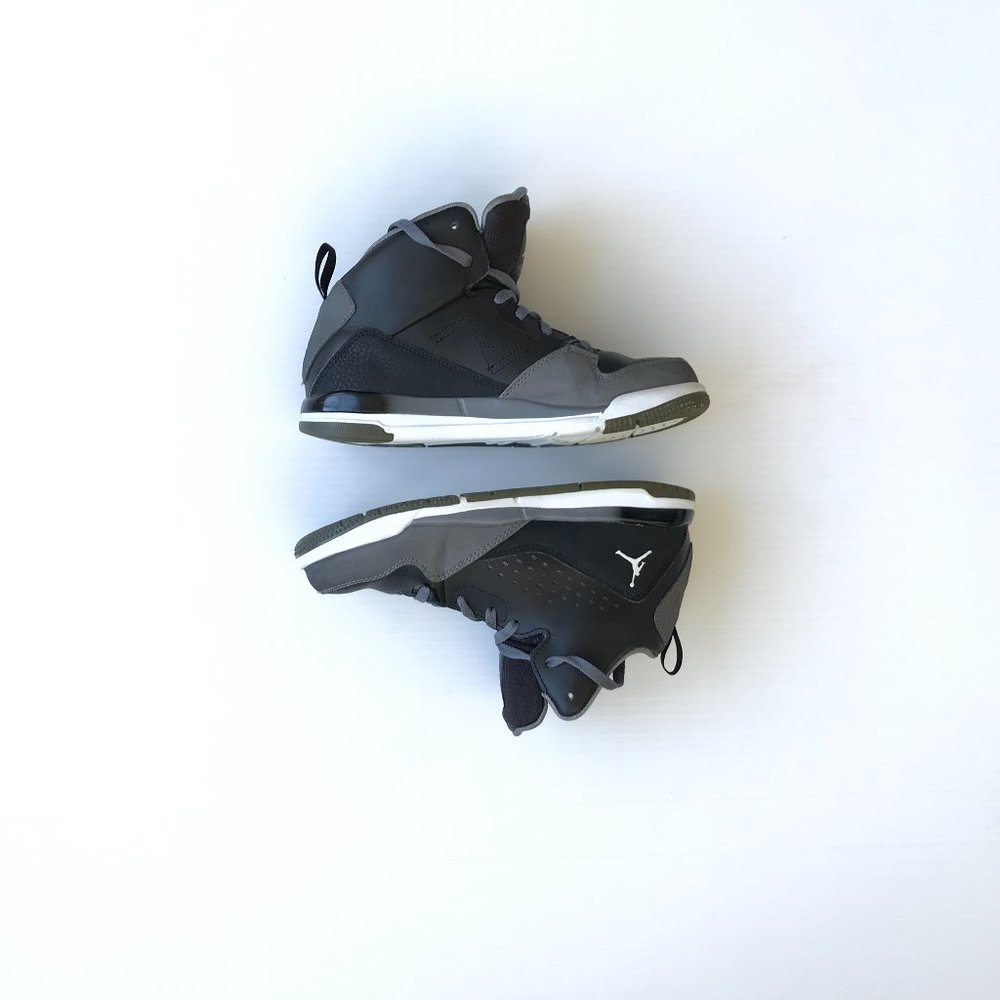 Boys' Jordan Flight SC 3 (PS) Shoe - Size 2.5 - Picture 2 of 8